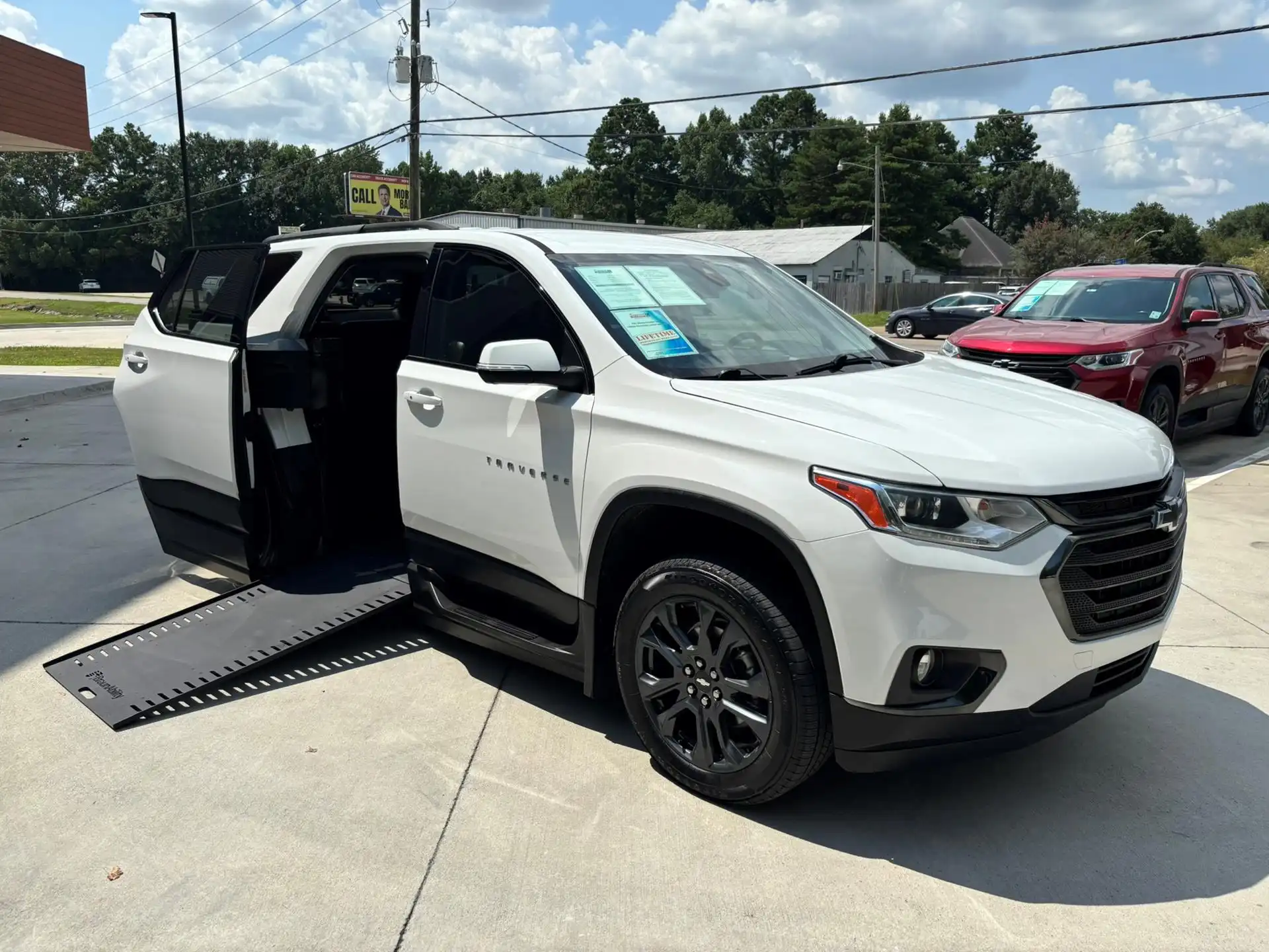 2021 Chevrolet Traverse FWD RS's photo