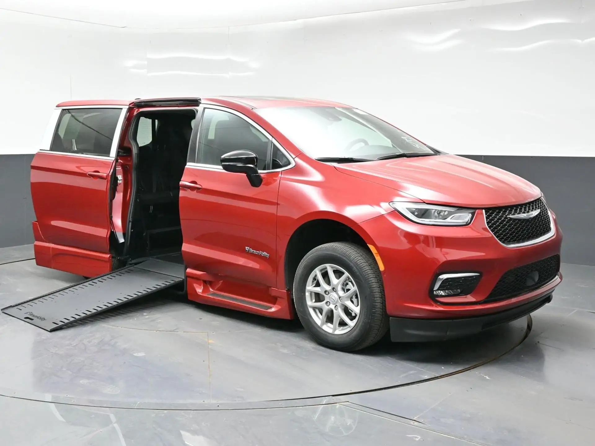 2026 Chrysler Pacifica Select photo 1