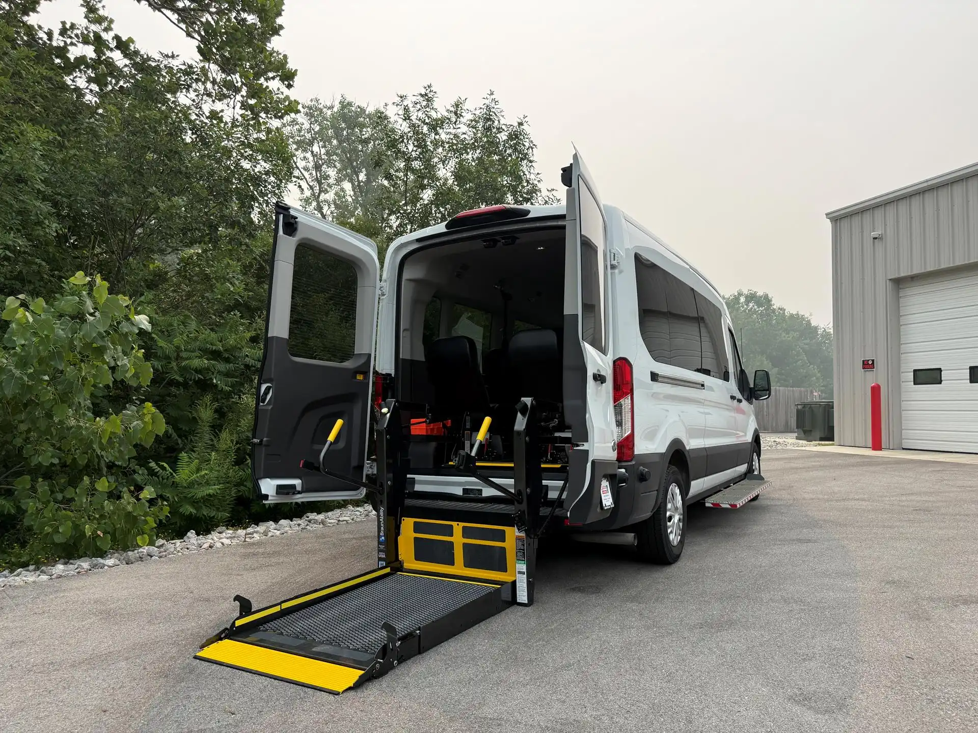 2025 Ford Transit 350 XL Med Roof Sliding Pass. 148's photo