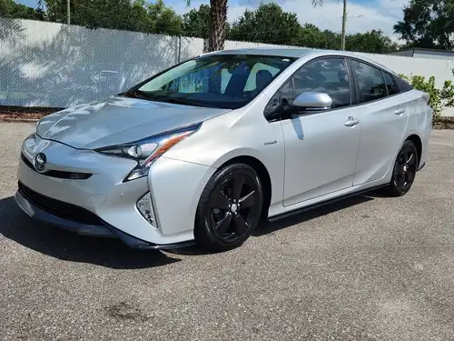 2017 Toyota Prius Four's photo