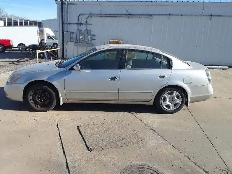 2002 Nissan Altima 2.5 S 4AT's photo