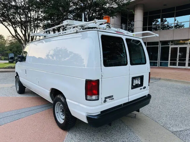 2012 Ford E-Series E-150 Van photo 3