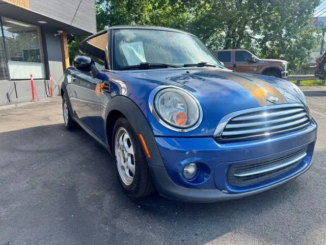 2013 MINI Cooper Base photo 3