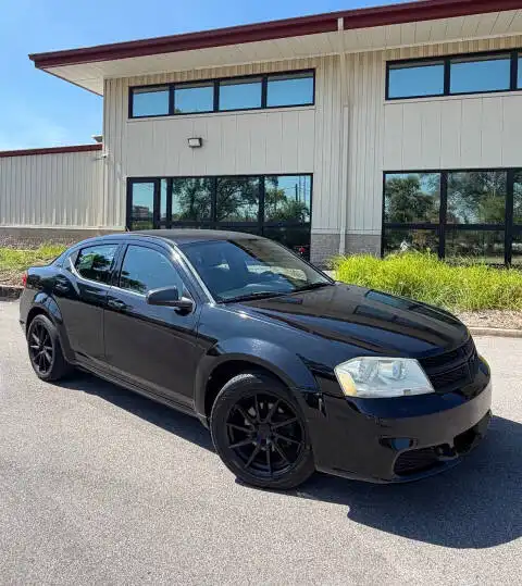 2013 Dodge Avenger SE's photo