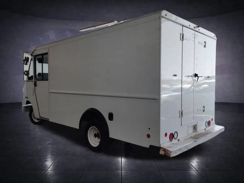 2017 Ford E-Series undefined photo 3
