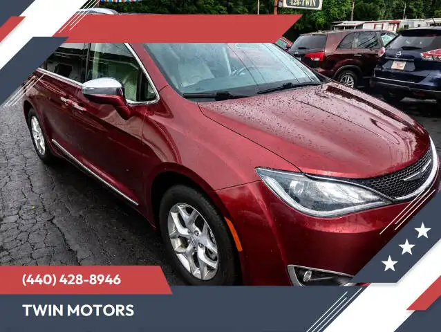 2018 Chrysler Pacifica Limited's photo