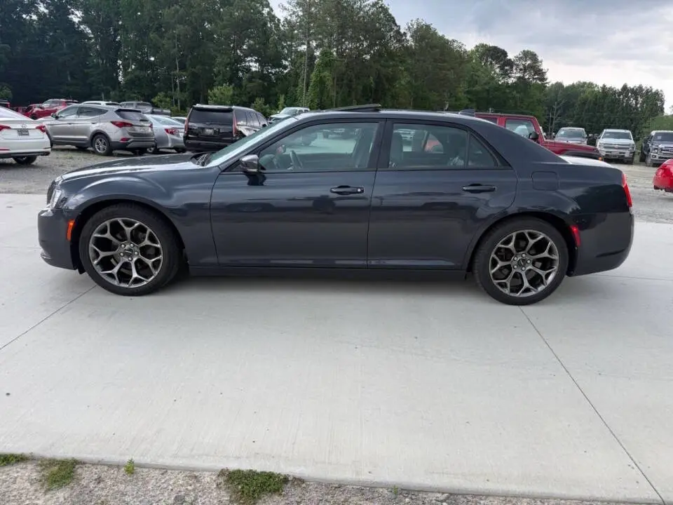 2016 Chrysler 300 S photo 4