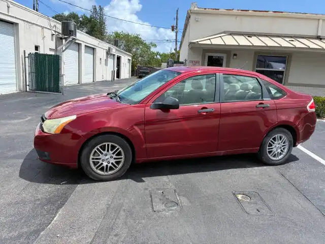2009 Ford Focus SE's photo