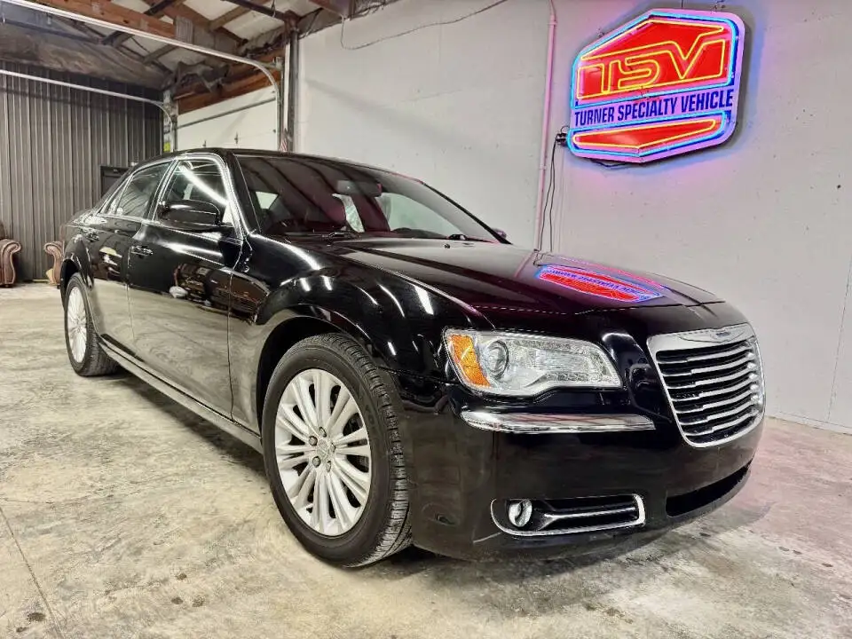 2014 Chrysler 300 AWD's photo