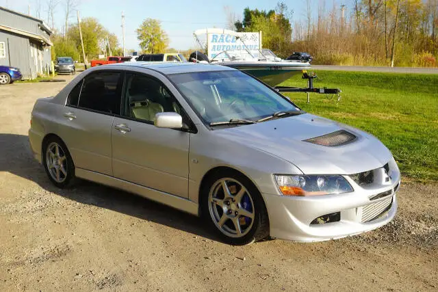 2005 Mitsubishi Lancer Evolution VIII photo 1