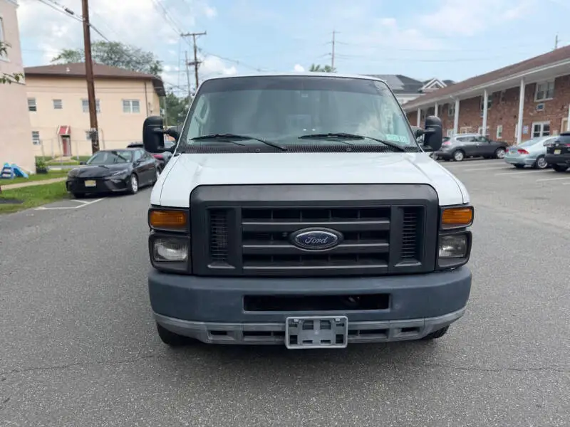 2012 Ford E-Series E-350 Super Duty photo 1