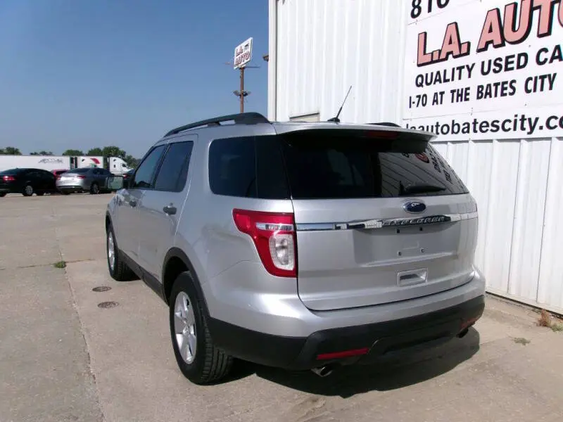 2012 Ford Explorer Base photo 5