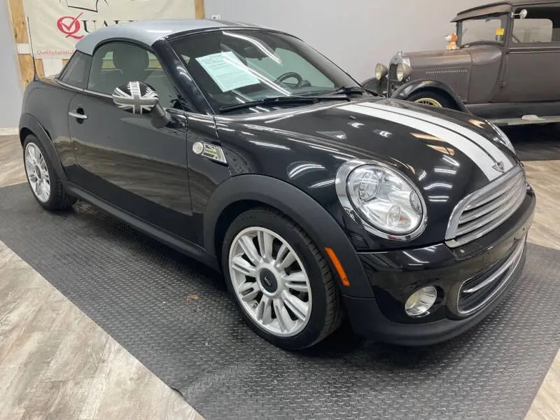 2012 MINI Cooper Base photo 4