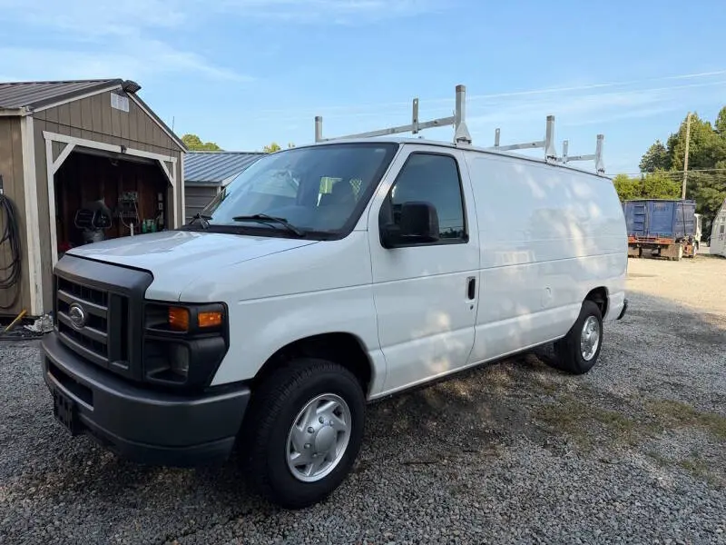 2013 Ford E-Series E-150 Van photo 3