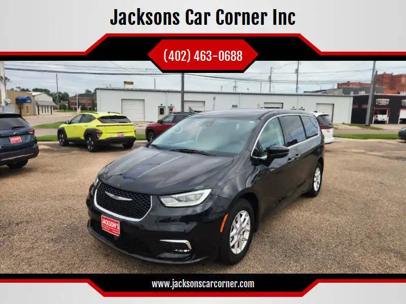 2023 Chrysler Pacifica Touring L's photo