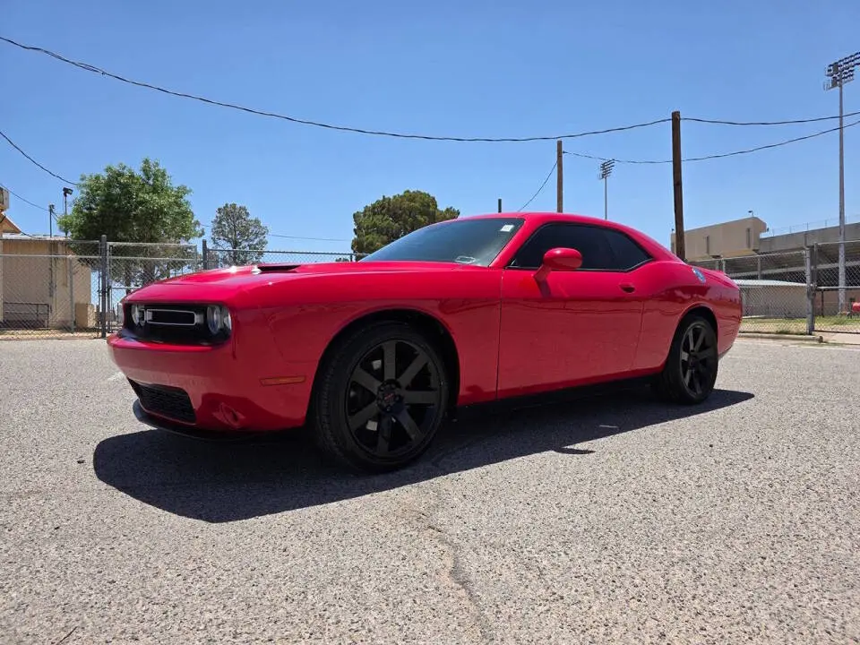 2018 Dodge Challenger SXT photo 3