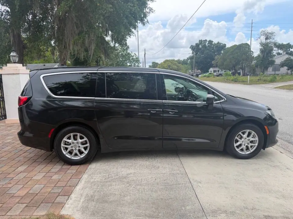 2018 Chrysler Pacifica LX photo 5