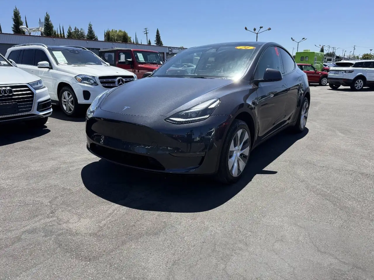 2024 Tesla Model Y Long Range Rear Wheel Drive's photo