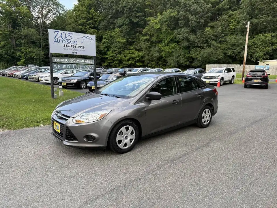2014 Ford Focus Sedan S's photo