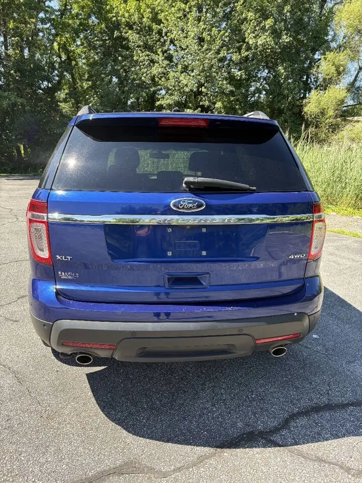 2013 Ford Explorer XLT 4x4 photo 3