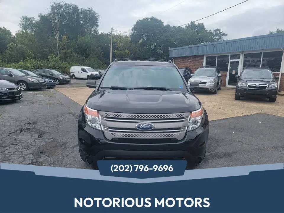 2012 Ford Explorer Base photo 3