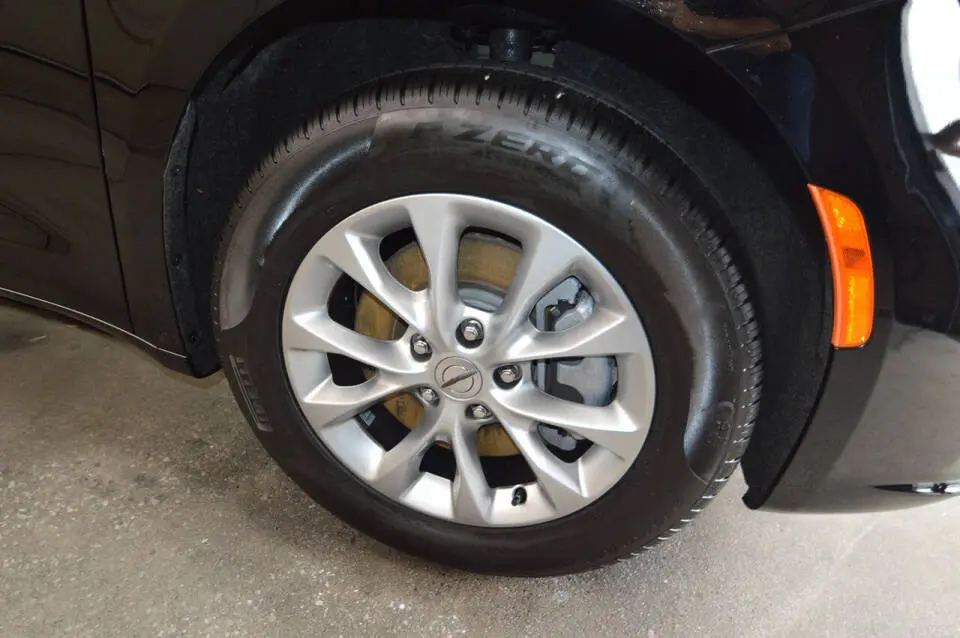 2025 Chrysler Pacifica Select AWD photo 4