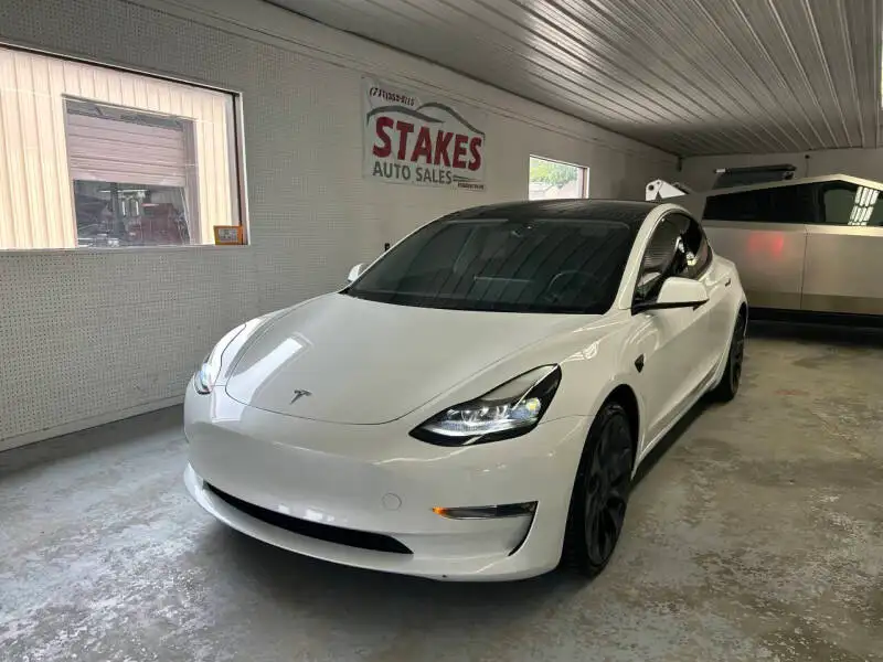 2023 Tesla Model 3 Performance's photo