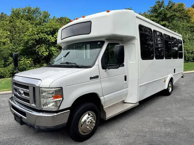 2013 Ford E-Series undefined photo 3