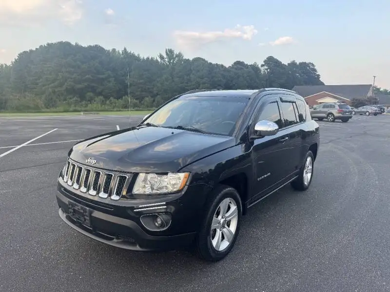 2013 Jeep Compass Latitude photo 1
