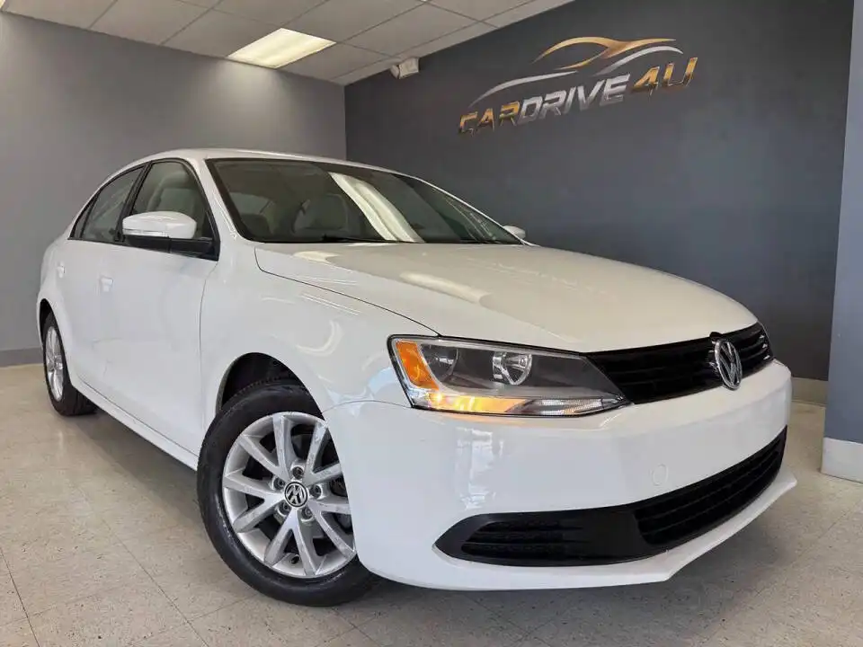 2012 Volkswagen Jetta SE 6AT's photo