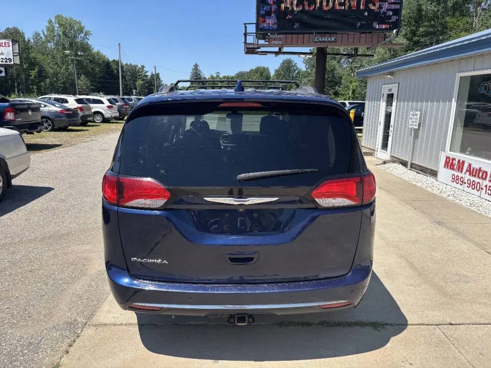 2018 Chrysler Pacifica Touring Plus photo 5