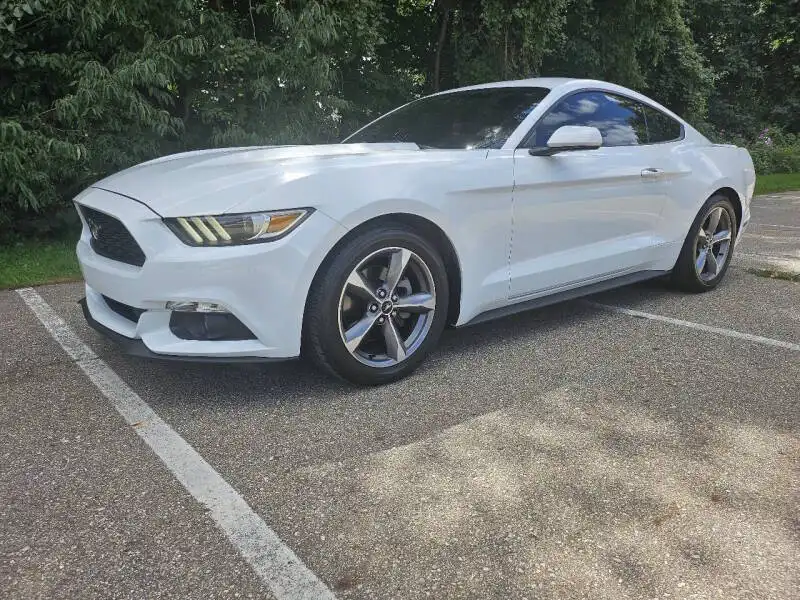 2016 Ford Mustang V6 Coupe's photo