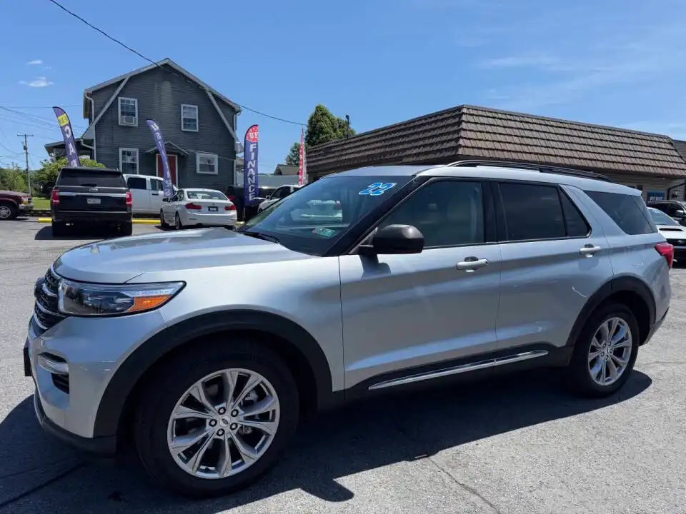 2022 Ford Explorer XLT 4WD's photo
