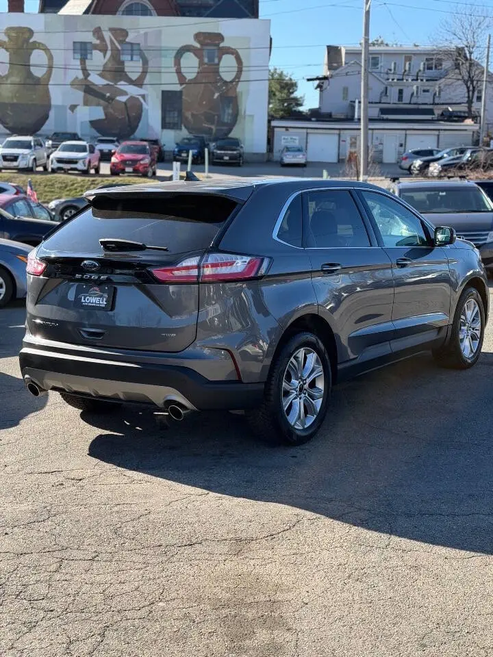 2023 Ford Edge Titanium AWD photo 5