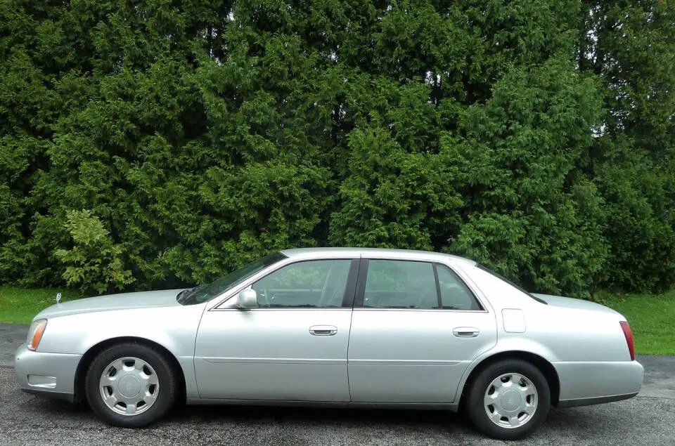 2000 Cadillac DeVille Base photo 4