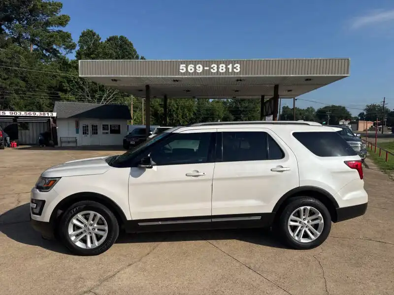 2017 Ford Explorer XLT FWD's photo