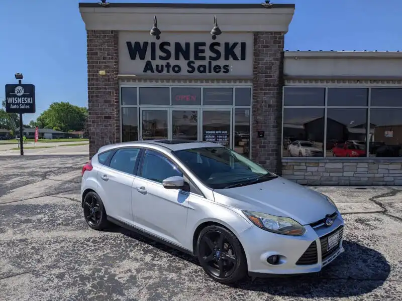 2012 Ford Focus 5 Door Hatch Titanium's photo