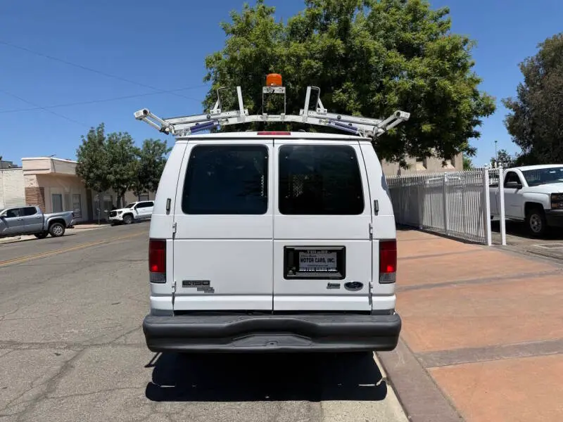 2013 Ford E-Series E-150 Van photo 5