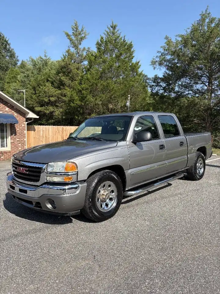 2007 GMC Sierra 2WD Crew Cab 5 1/2-ft SL2's photo