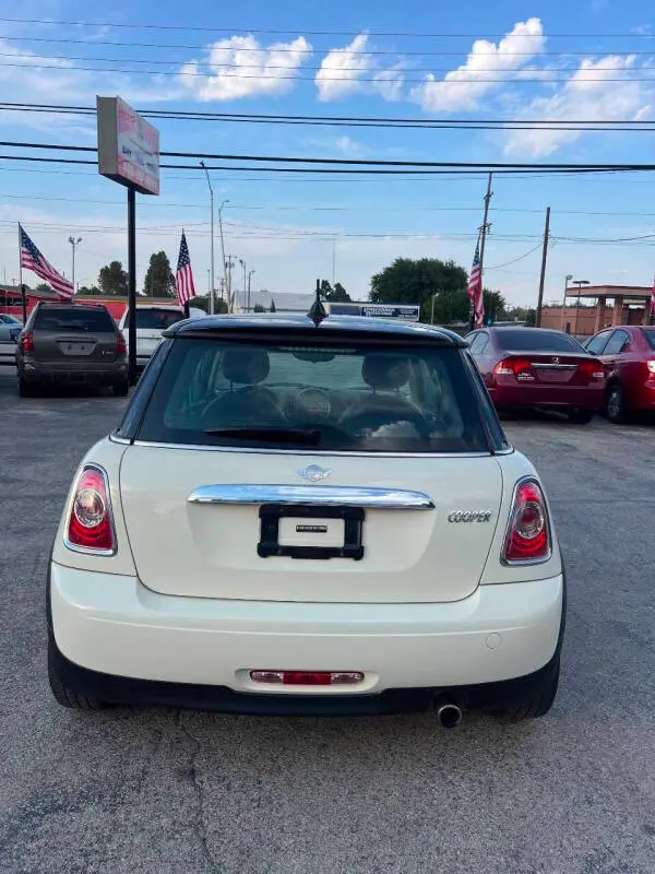 2012 MINI Cooper Base photo 4