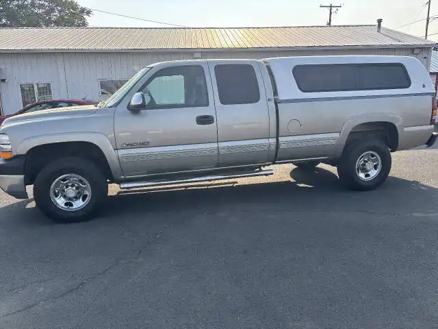 2002 Chevrolet Silverado HD Extended Cab SWB LS's photo