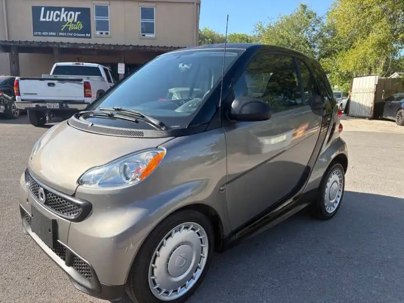 2013 smart fortwo Pure's photo