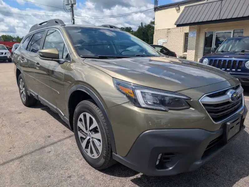 2020 Subaru Outback Premium's photo