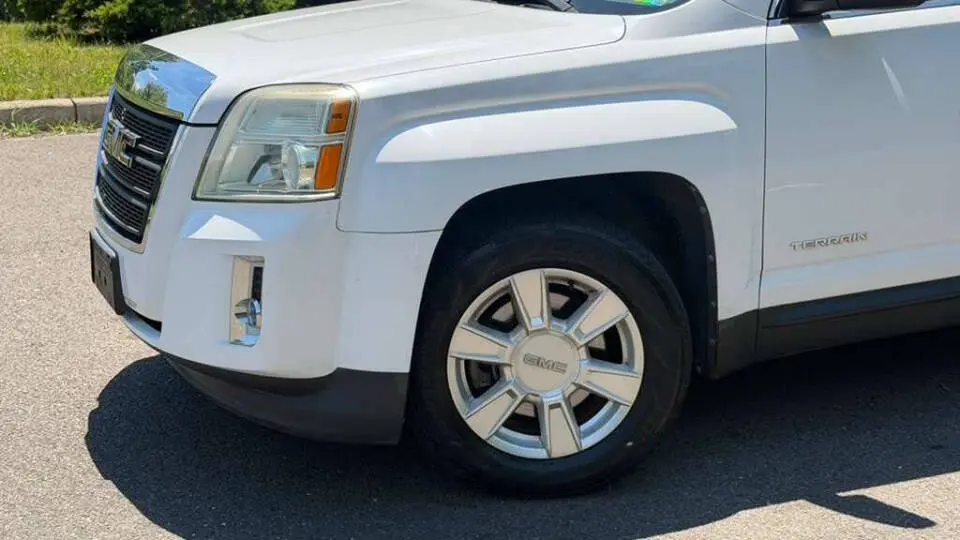 2011 GMC Terrain FWD SLE-2 photo 3