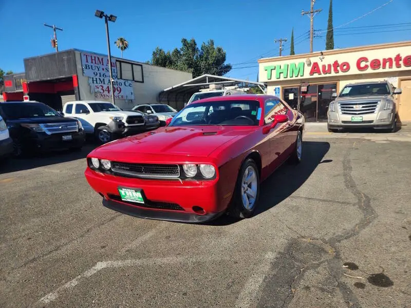 2012 Dodge Challenger SXT photo 3