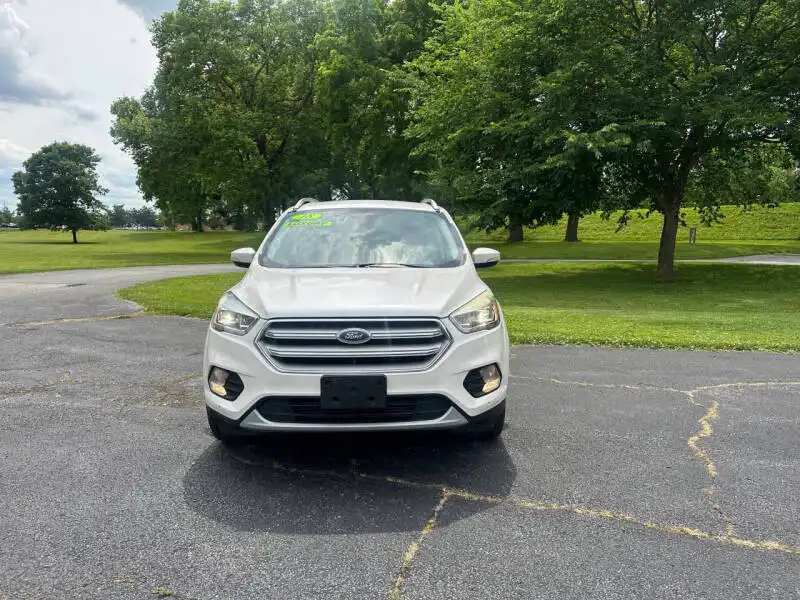 2018 Ford Escape Titanium's photo