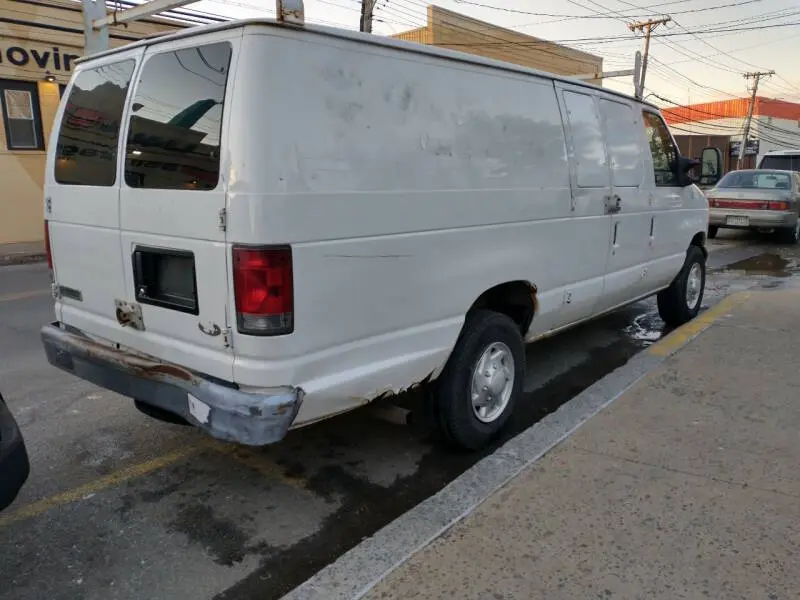 2007 Ford E-Series E-350 Super Duty Extended photo 3