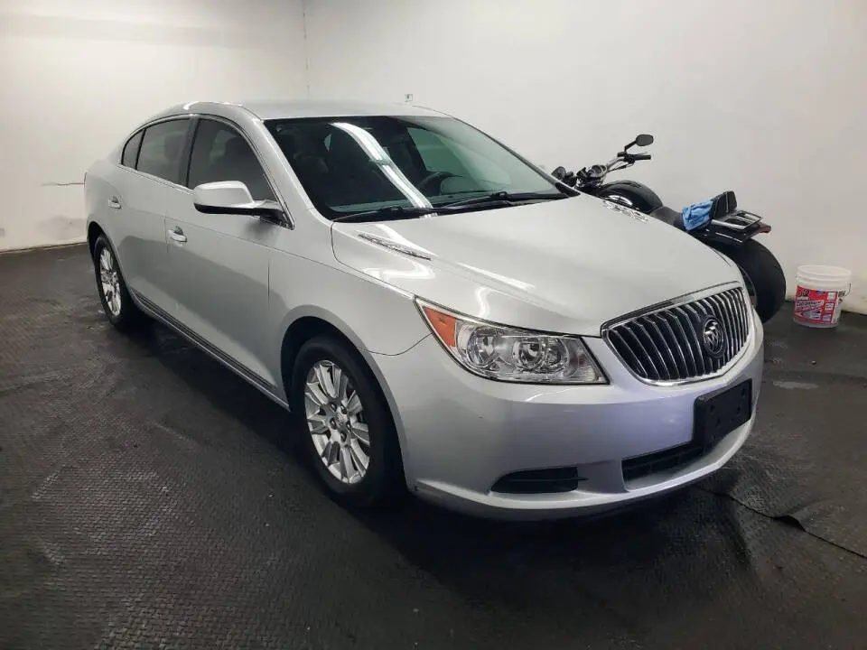2013 Buick LaCrosse Base photo 3