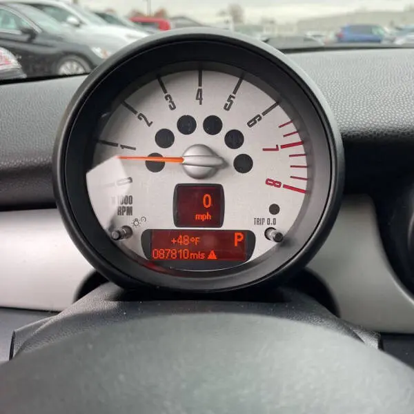 2011 MINI Cooper Base photo 5