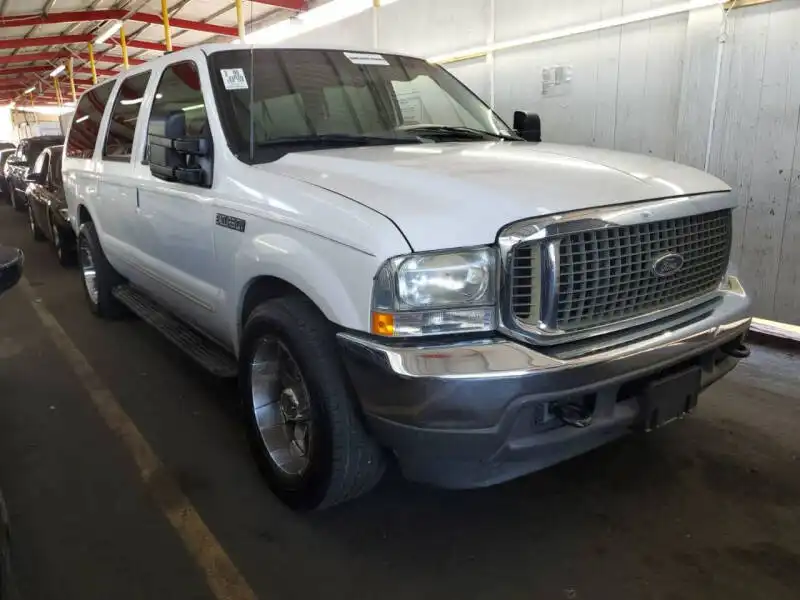 2000 Ford Excursion XLT's photo